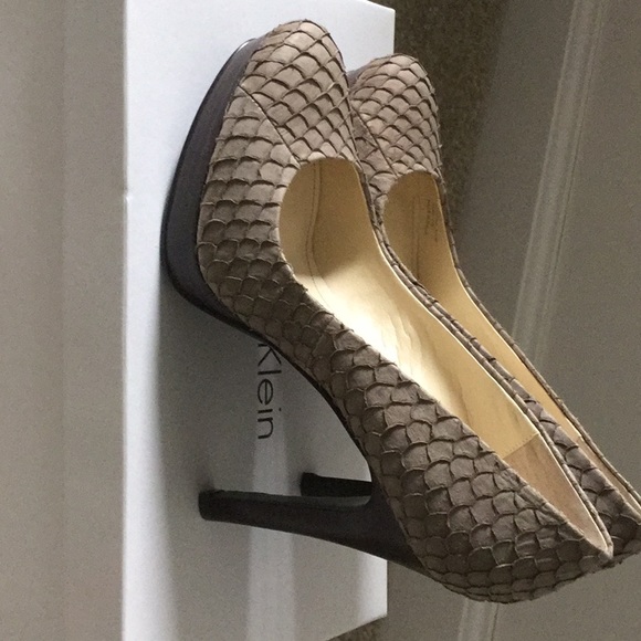 Women’s shoes - Picture 2 of 8